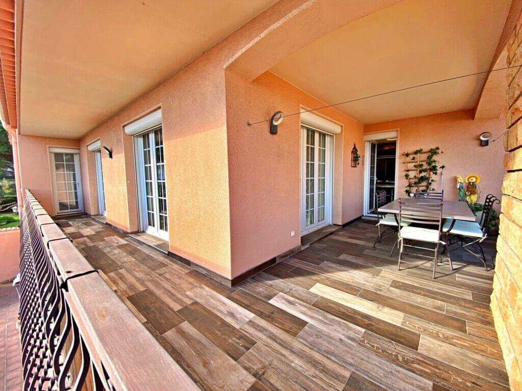 Villa 6 pièces 207 m² avec piscine